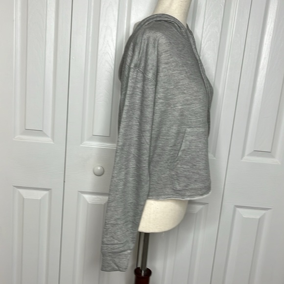 Wildfox Women’s Active Hooded Cropped Pullover - Picture 4 of 6